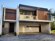 Casa en Venta en Encinos del Vergel, Monterrey, Nuevo León Casa en Venta en Encinos del Vergel, Monterrey, Nuevo León