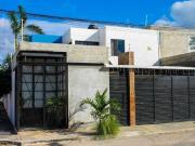 Casa en Venta en Esquina Bugambilias