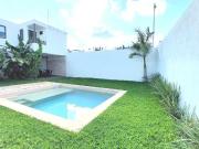 Casa en venta en esquina con alberca en Dzityá