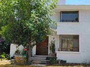 Casa En Venta En Esquina, Con Gran Jardin, En Fracc....