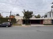 Casa en venta en esquina en Col. Del Valle, San Pedro...