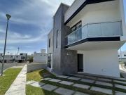 Casa en Venta en esquina, en condominio en San Isidro...