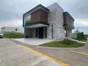 CASA EN VENTA EN ESQUINA EN LOMAS DEL MOLINO