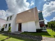 Casa en venta en esquina en pedregal la calera