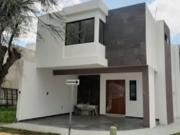 Casa en venta en esquina en residencial esmeralda del bajio