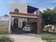 CASA EN VENTA EN ESQUINA FRACC. LAS LAGUNAS III