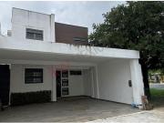 Casa en Venta en esquina, fraccionamiento privado Misión...