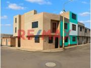 Casa En Venta En Esquina Frente A Parque San Miguel...