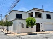 Casa en Venta en Esquina + Loft en Planta Alta + Local...