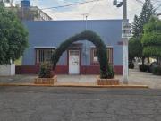 Casa en venta como terreno en esquina