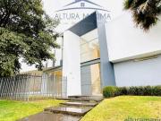 Casa en Venta en Esquina Solares Coto Valeira Zona Real...