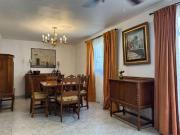 Casa en Venta en ESQUINA Y Patio con excendente en Zona...