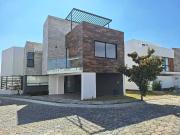 Casa en Venta en Esquina Zona Azul Lomas de Angelópolis