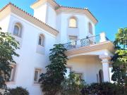 Casa en venta en Estepona, Bel Air. Villa Chalet, Los...