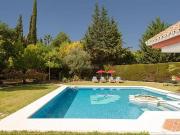 Casa en venta en Estepona, Bel Air. Villa en Villa Bel...