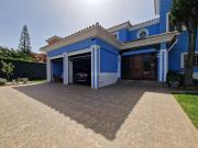 Casa en venta en Estepona, Casasola. Villa de Lujo con...