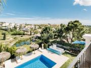 Casa en venta en Estepona, Centro. Elegante Villa de...
