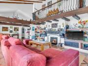 Casa en venta en Estepona, Centro. Elegante y Espaciosa...