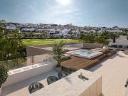 Casa en venta en Estepona, Centro. Villa moderna de 5...