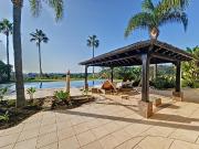Casa en venta en Estepona, El Velerín. Preciosa Villa en...