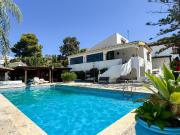 Casa en venta en Estepona, Guadalobón. Elegante Villa...