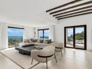 Casa en venta en Estepona, La Concha Resina Golf. Villa...