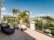 Casa en venta en Estepona, La Concha Resina Golf. Villa...