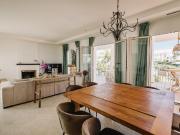 Casa en venta en Estepona, La Concha Resina Golf. Villa...