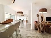 Casa en venta en Estepona, Nueva Atalaya. Villa 4...