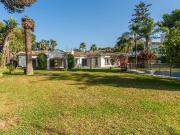 Casa en venta en Estepona, Paraiso Barronal. Villa en El...