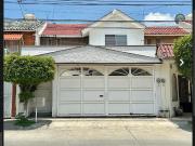 ¡CASA EN VENTA EN EXCELENTE UBICACIÓN!