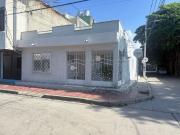 Casa en venta en excelente ubicación, cerca del centro y...