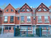 CASA EN VENTA EN EXCELENTE ZONA A 1 MINUTO DE PLAZA...