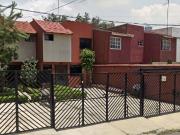 CASA EN VENTA EN EXCELENTES CONDICIONES. CAPISTRANO,...