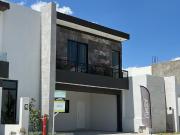Casa en Venta en Exclusiva Comunidad Cerrada en Los...