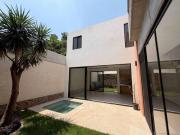 Casa en venta en exclusiva privada residencial en la...