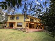 CASA EN VENTA EN EXCLUSIVA URBANIZACIÓN LOMAS DE CUMBAYA