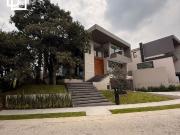 Casa en venta en exclusivo fraccionamiento de Zona...
