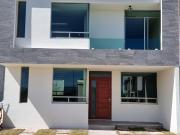 CASA EN VENTA EN EXPLANADA SUR CON 3 RECÁMARAS, ESTUDIO...