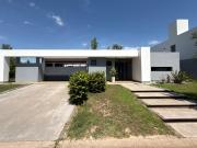 Casa en Venta en Fincas del Sur II, 4 dormitorios, Pileta