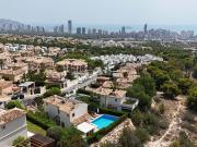 Casa en venta en Finestrat, Golf Bahía. Al entrar en la...