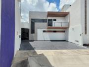 CASA EN VENTA EN FRACC. ALBERIA