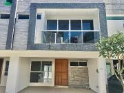 Casa en venta en Fracc Arboledas del Pedregal sobre...