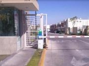 CASA EN VENTA EN FRACC ARRAYANES HABITAT COTO 1 A...