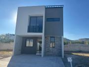 Casa en Venta en Fracc El Edén con Roof Al Sur por...