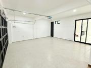 Casa en venta en Fracc. La Finca Amplios espacios y...