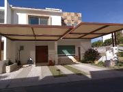 CASA EN VENTA EN FRACC. LA VISTA