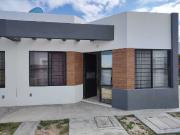 CASA EN VENTA, EN FRACC. LOS LAGOS