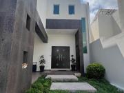 CASA EN VENTA EN FRACC MILAGROS DE VALLE ALTO CARRETERA...