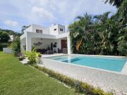 Casa en Venta en Fracc. privado en Lomas de Jiutepec,...